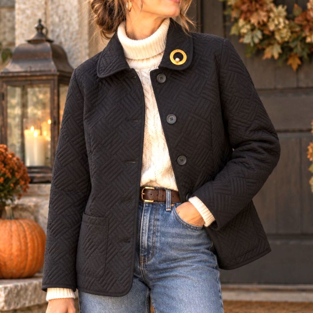 Grandmacore Quilted Utility Jacket Black Vintage Brooch Light Barn Coat M